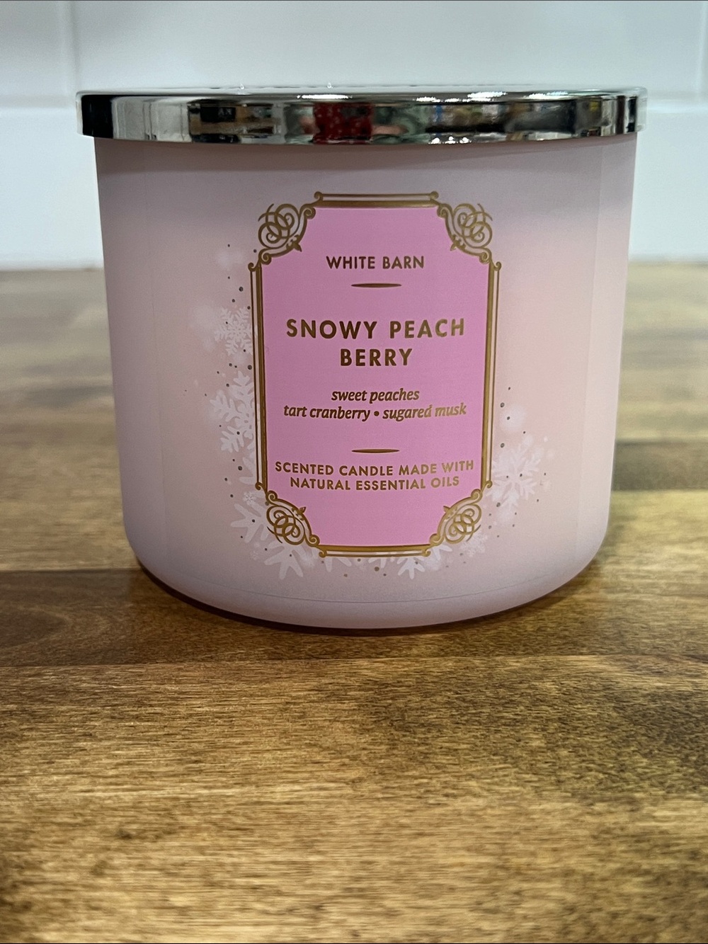 White Barn Snowy Peach Berry Candle - Light Pink